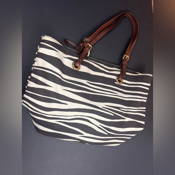 MICHAEL KORS black ivory, zebra stripes shoulder bag - Picture 5 of 13